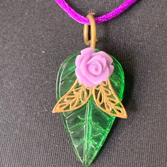 Necklace glass leaf purple and green choker - Picture 2 of 7